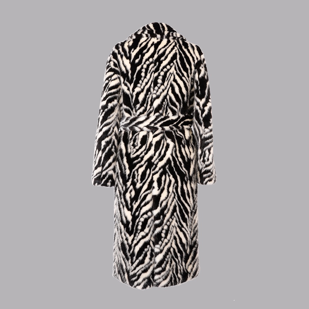 人造毛翻領(lǐng)長款外套