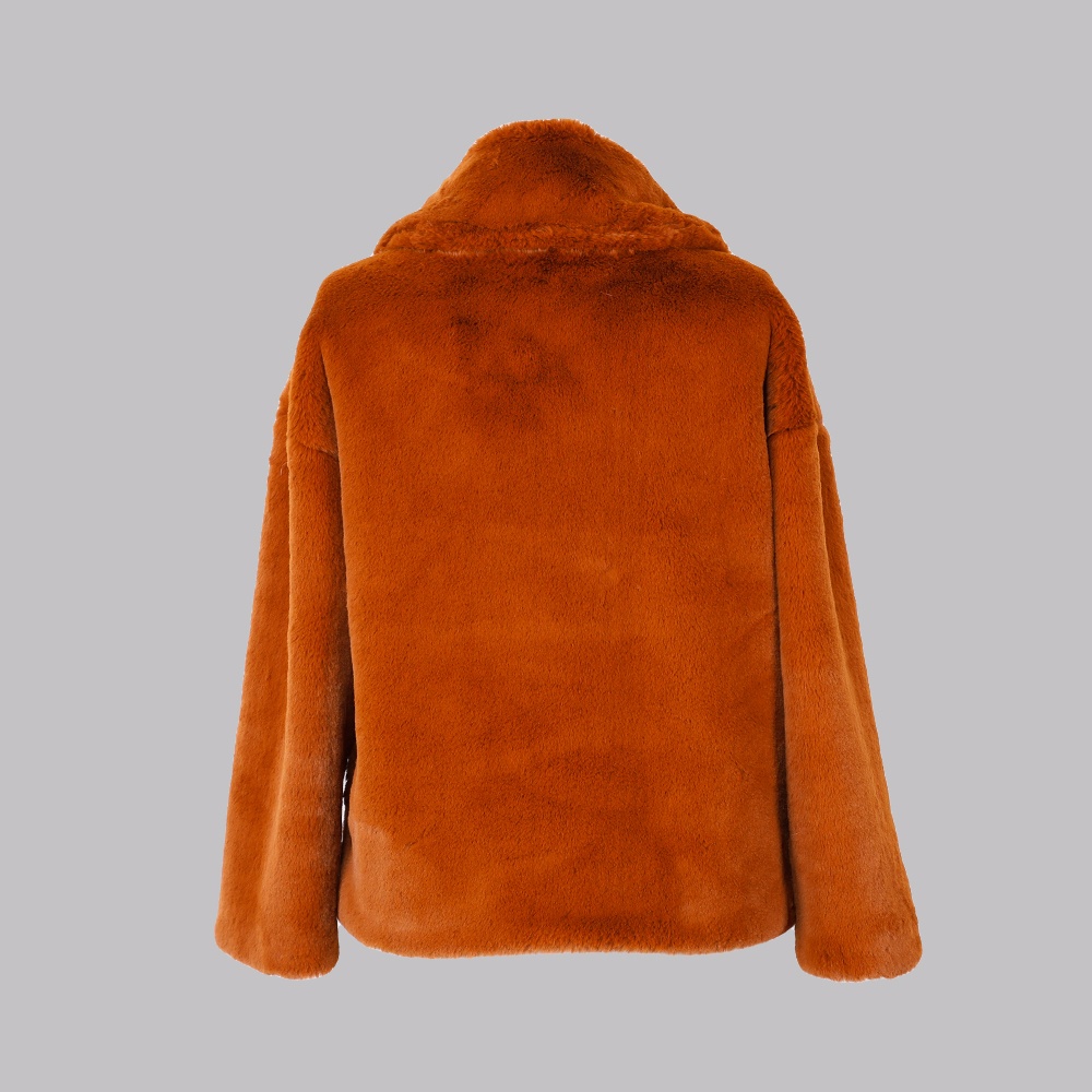 人造毛翻領(lǐng)上衣